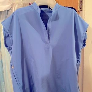 FIGS CIEL BLUE Rafaela Oversized Scrub Top SMALL
BRAND NEW - No Tags Worn Once!